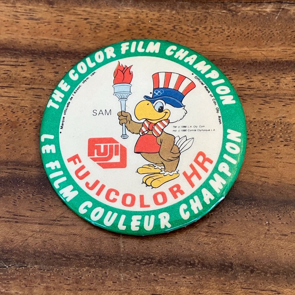 Fujicolor HR Green and Red Button